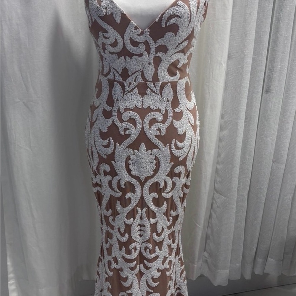Windsor White and Brown Maxi Dress